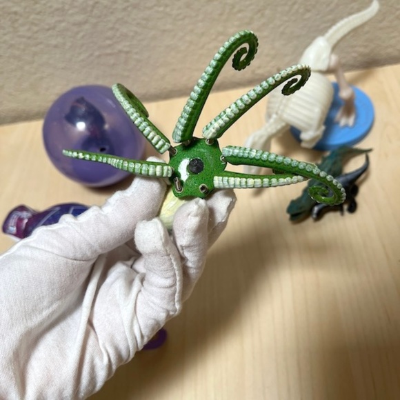 Batch of 14 toys. Dinosaur, lego, finger puppets, movie toys EUC - Picture 9 of 11